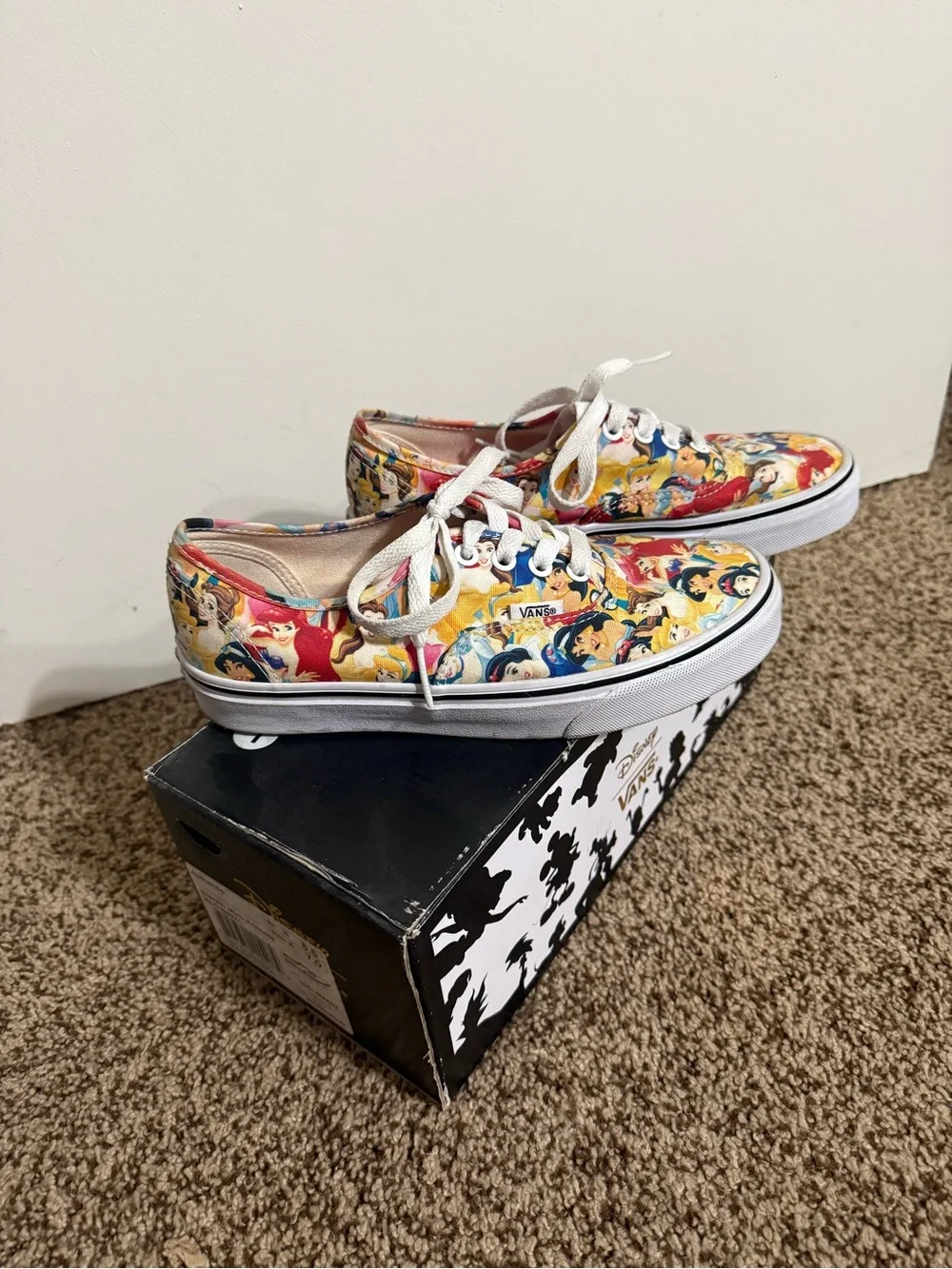 Disney Princess Vans Women’s 7 Canvas Lace-Up Sneaker
